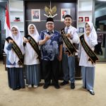 Muhidi Dukung Empat Pelajar Sumbar Ikuti Parlemen Remaja 2025